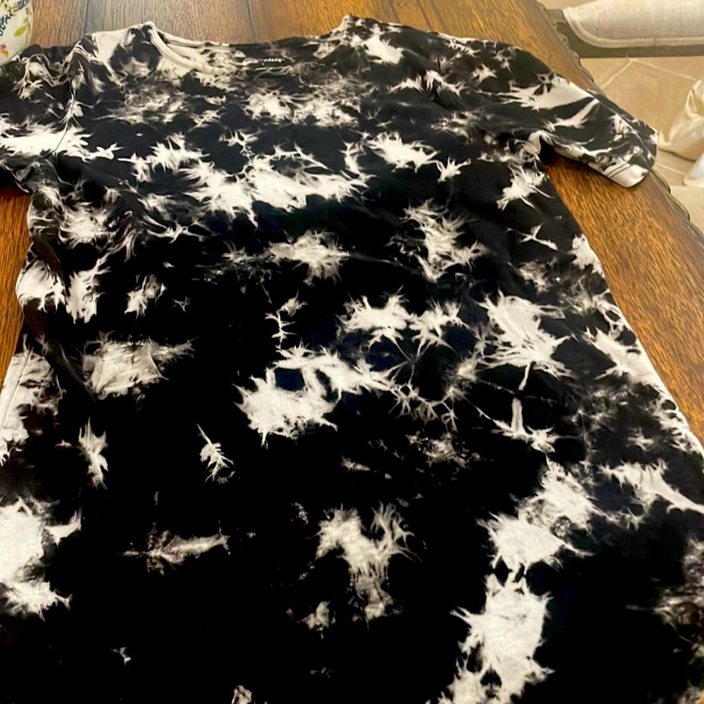 Boy’s shirt art class size L